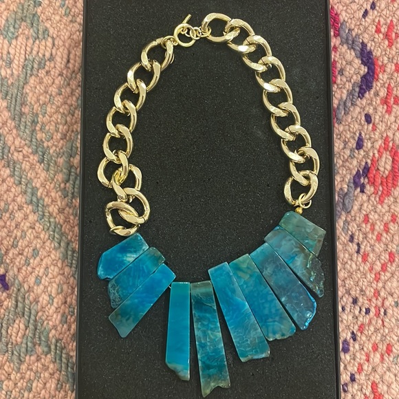 Blue green Rock necklace with gold chain - Picture 2 of 4